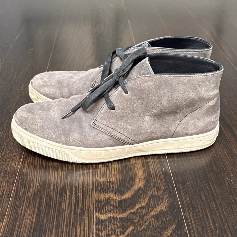 VINCE Abe Chukka Suede Boot Sneakers in Graphite Grey